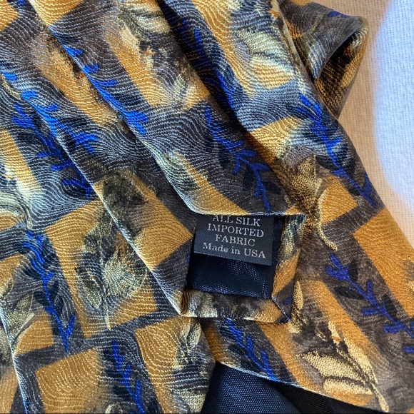 FREE IF BUNDLED Siena Neck Tie Spring Botanical 100% Silk Extra Long OS EUC - Picture 5 of 5